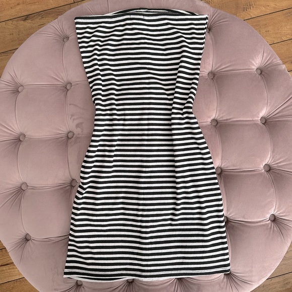 U2B Strapless Dress - Brand new - Picture 2 of 4